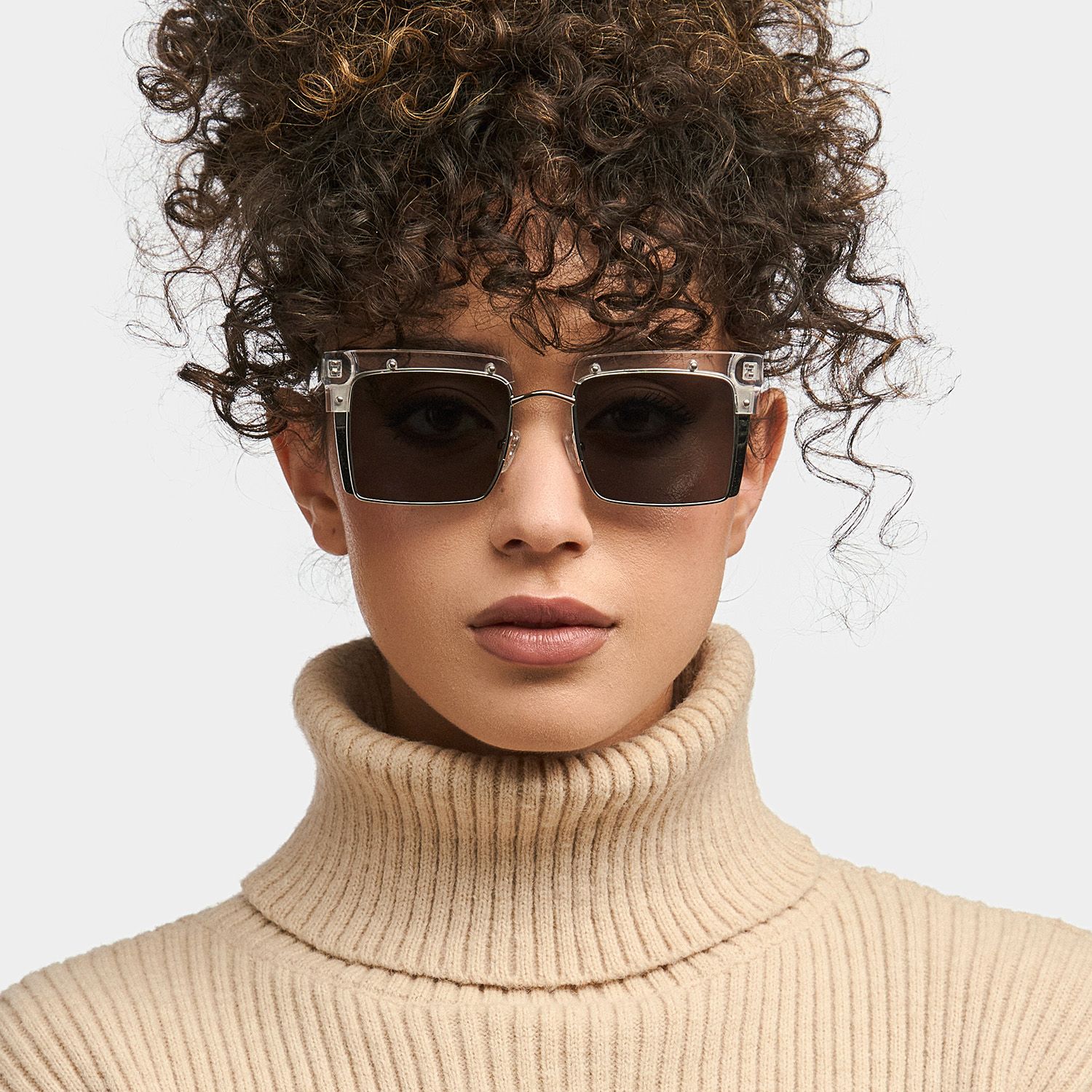 Kiana Clear Square Sunglasses to Frame Your Face | ZEELOOL0