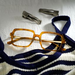 Beatrice Yellow Rectangle Glasses2