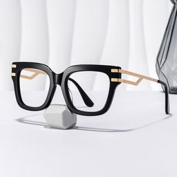 Lidia Black Square Glasses0