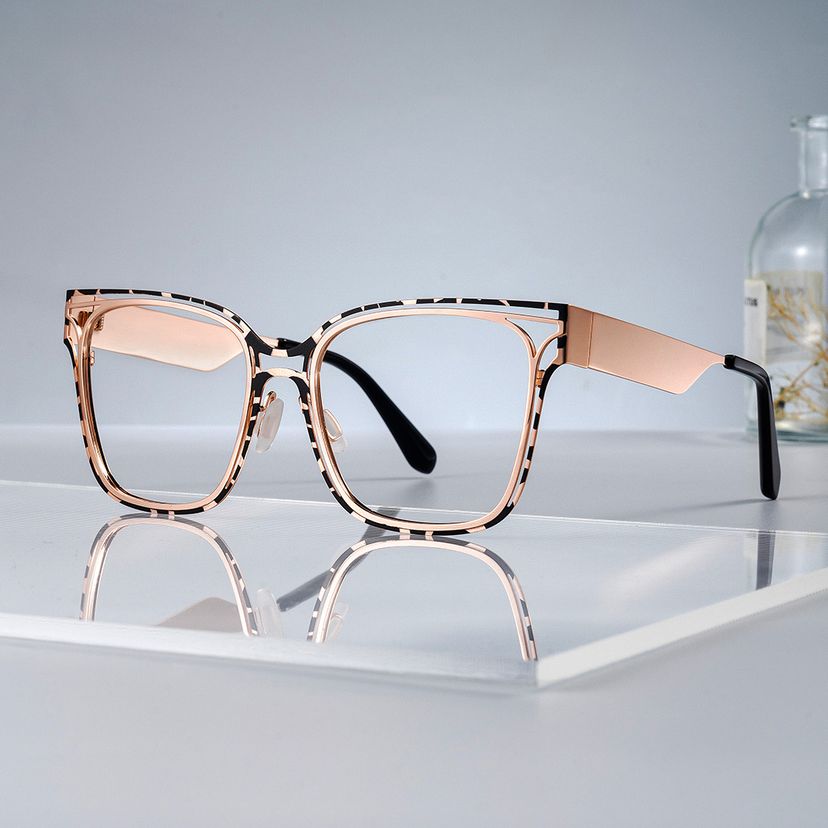Dacarine Tortise Square Glasses
