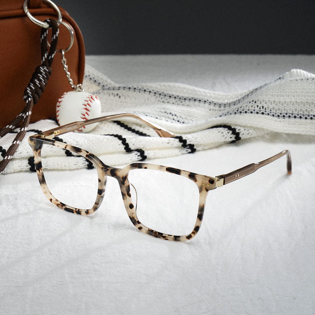 Zoe Tortoise Frame Glasses with Square Frame Online | ZEELOOL4