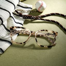 Sage Tortoise Rectangle Glasses2