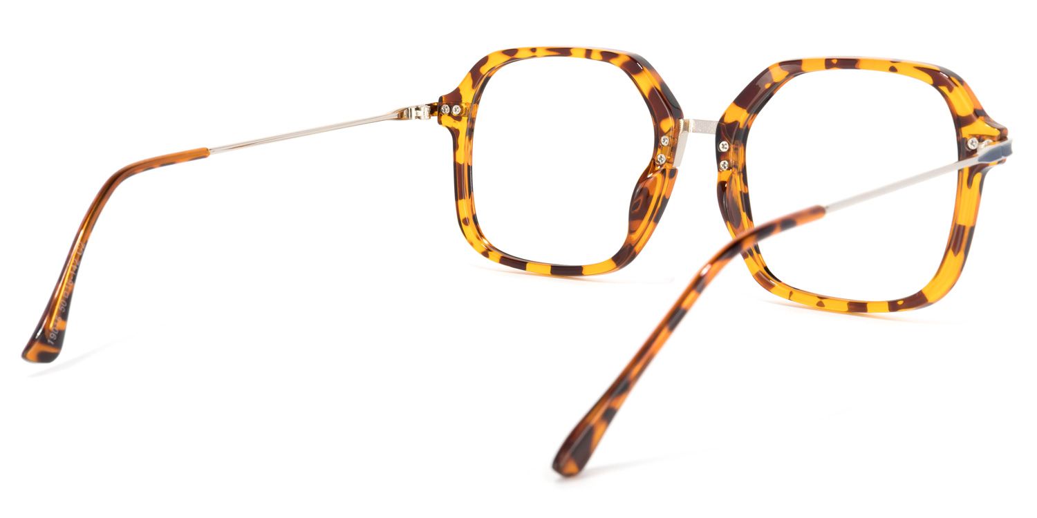 Buy Quelle Optical Glasses and EyeWear Frames on Zeelool4
