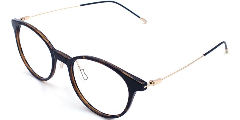 Lisa Loeb Cat Eye Glasses2