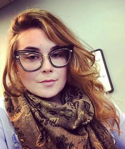 they fit with my face so good, they're classy and casual, I loved them0