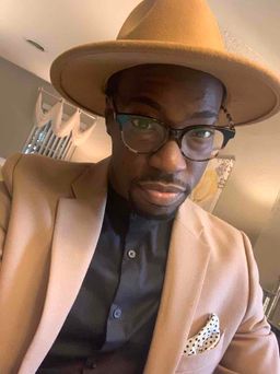 Subtle class with just a touch of trend 0