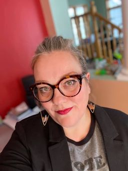 LOVE these glasses. Completely finished my look and I get nothing but0