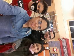 Beautiful frame and I loved the color.  The quality is strong and resi0