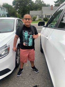 he love his new glasses 0