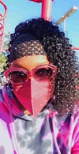 Love the purple and unique shape. 0