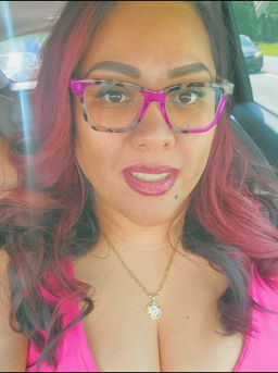 The color is very vibrant and gorgeous! The frames are very comfortabl0