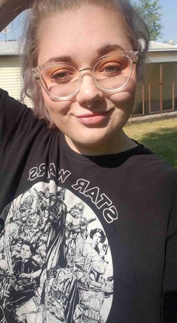 perfect everyday glasses! they go with everything and are nice and lig1