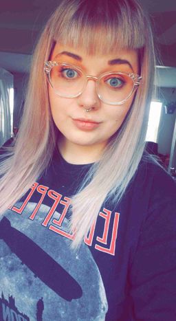 perfect everyday glasses! they go with everything and are nice and lig0