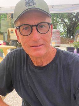 i love these frames.  He loves them too.  prescription progressives.  0