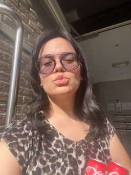 is just perfect I’m completely in love! is a bit big for my face but I1