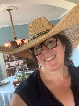 LOVE these glasses and receive compliments constantly about them!  I w1