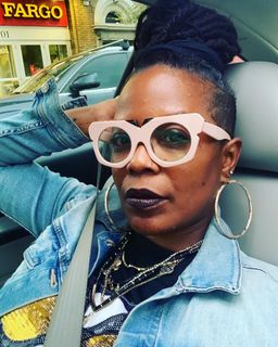 I really like the style of the glasses! They are very stylish BUT the0