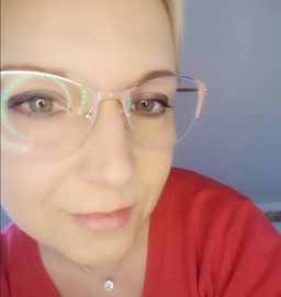 What a beautiful glasses... so classy and great quality ! I would shop0