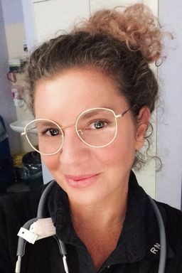 Different to the bold rim cats eye frame I have been wearing for years1